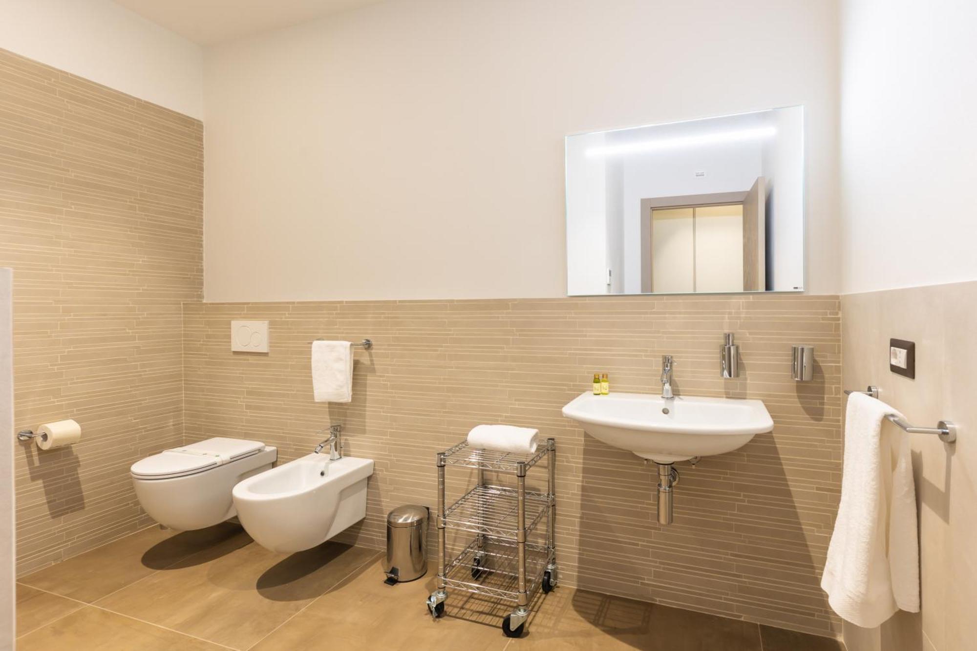 Exclusive Perugia Getaway - Apartments With Shared Pool & Parking Екстер'єр фото