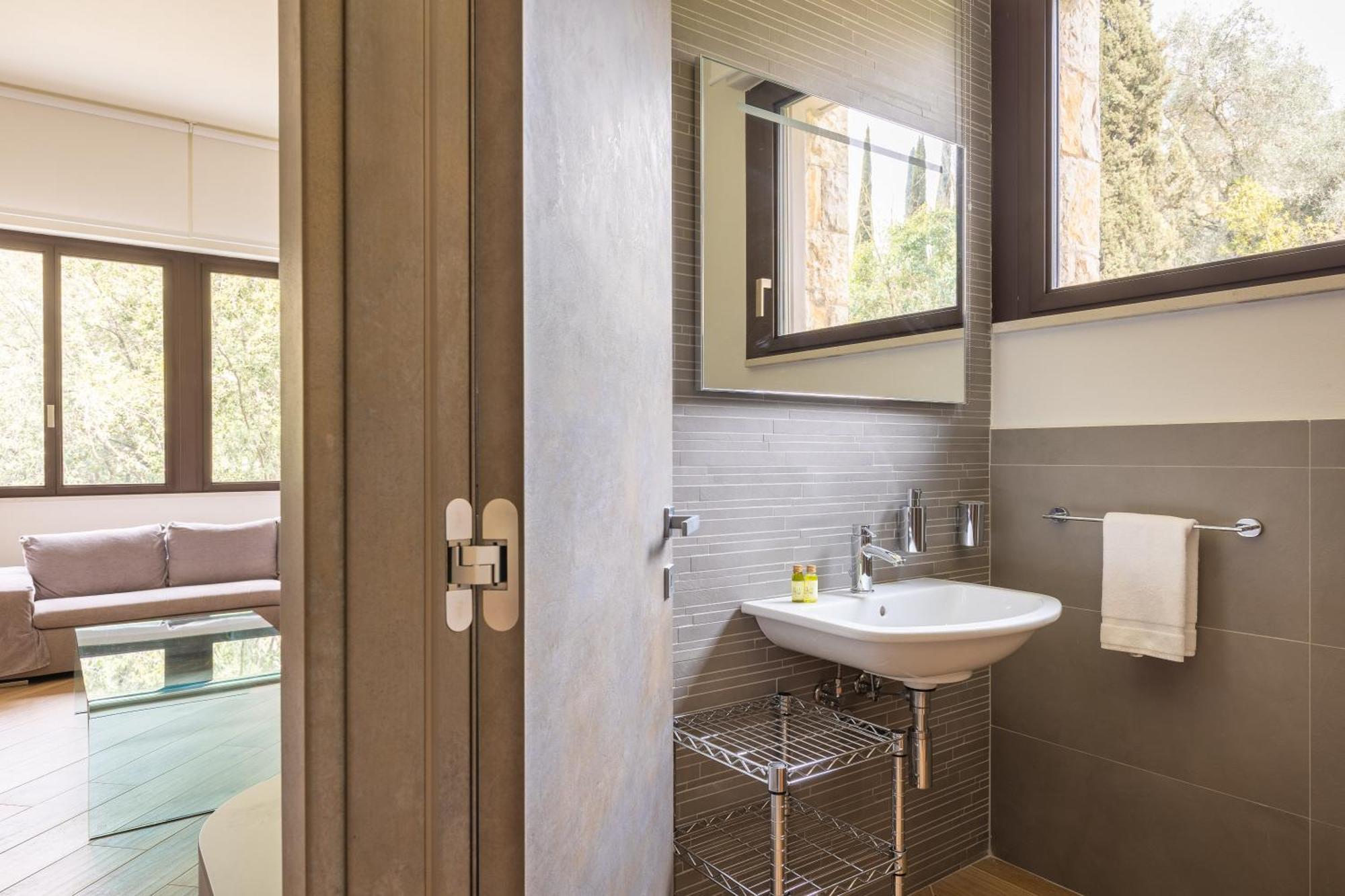 Exclusive Perugia Getaway - Apartments With Shared Pool & Parking Екстер'єр фото