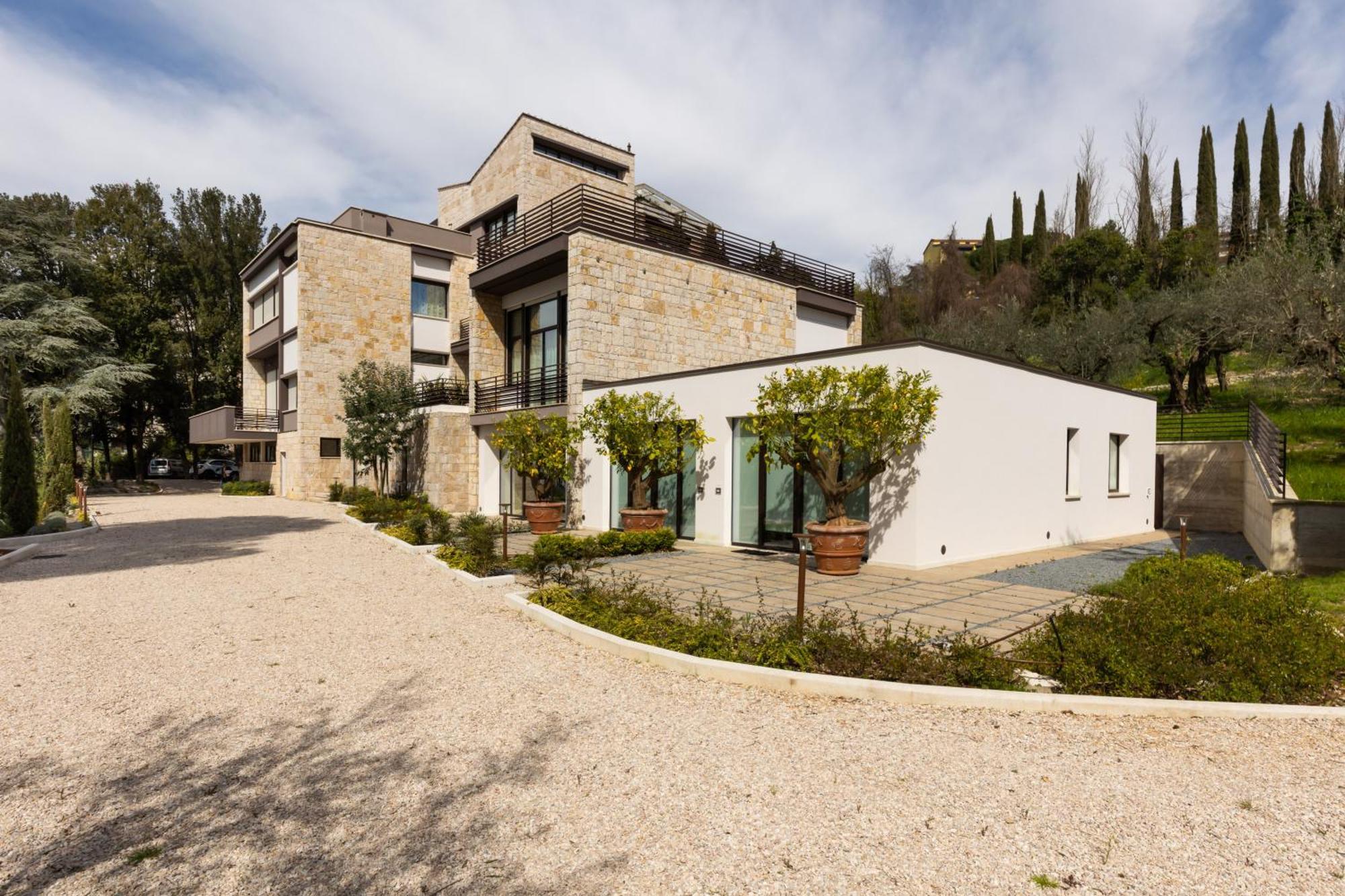 Exclusive Perugia Getaway - Apartments With Shared Pool & Parking Екстер'єр фото